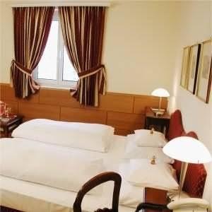 Numa Mozart Aparthotel 4*
